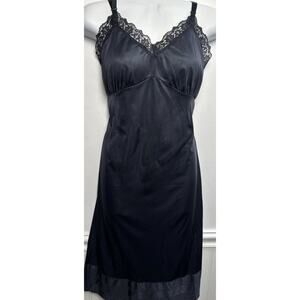 Vintage 1950s Women's 36 Black Lace Full Slip-Dress Union Made USA Nylon